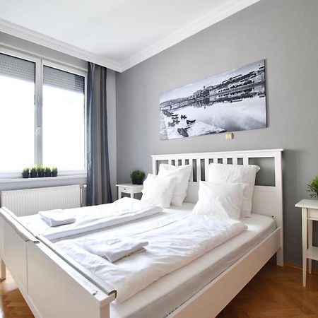 Standerd Apartment By Hi5 - Lovag Family Suites 布达佩斯 外观 照片