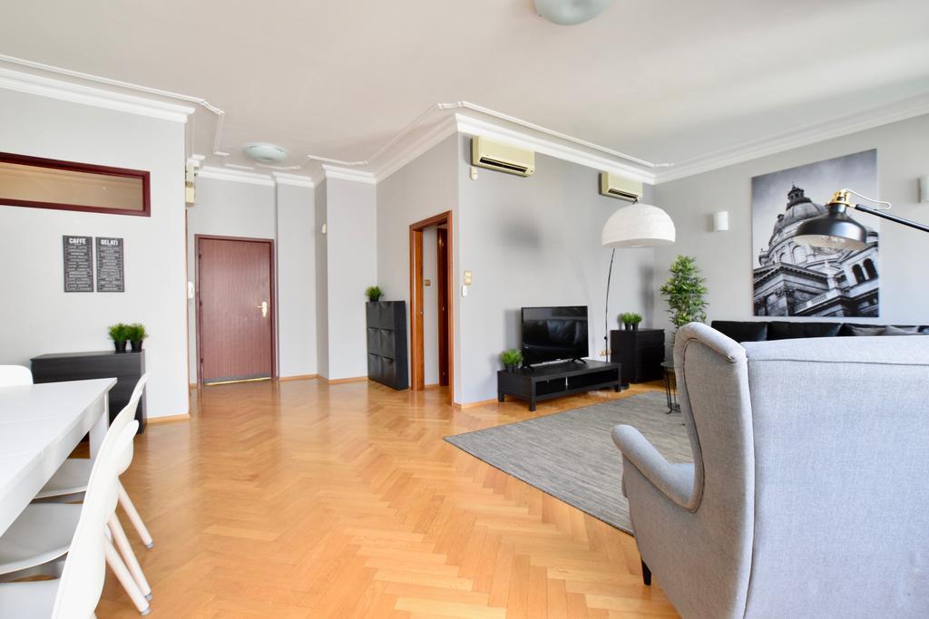 Standerd Apartment By Hi5 - Lovag Family Suites 布达佩斯 外观 照片