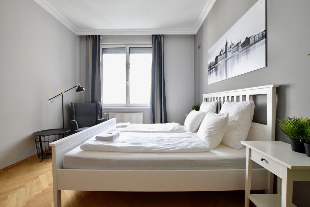 Standerd Apartment By Hi5 - Lovag Family Suites 布达佩斯 外观 照片