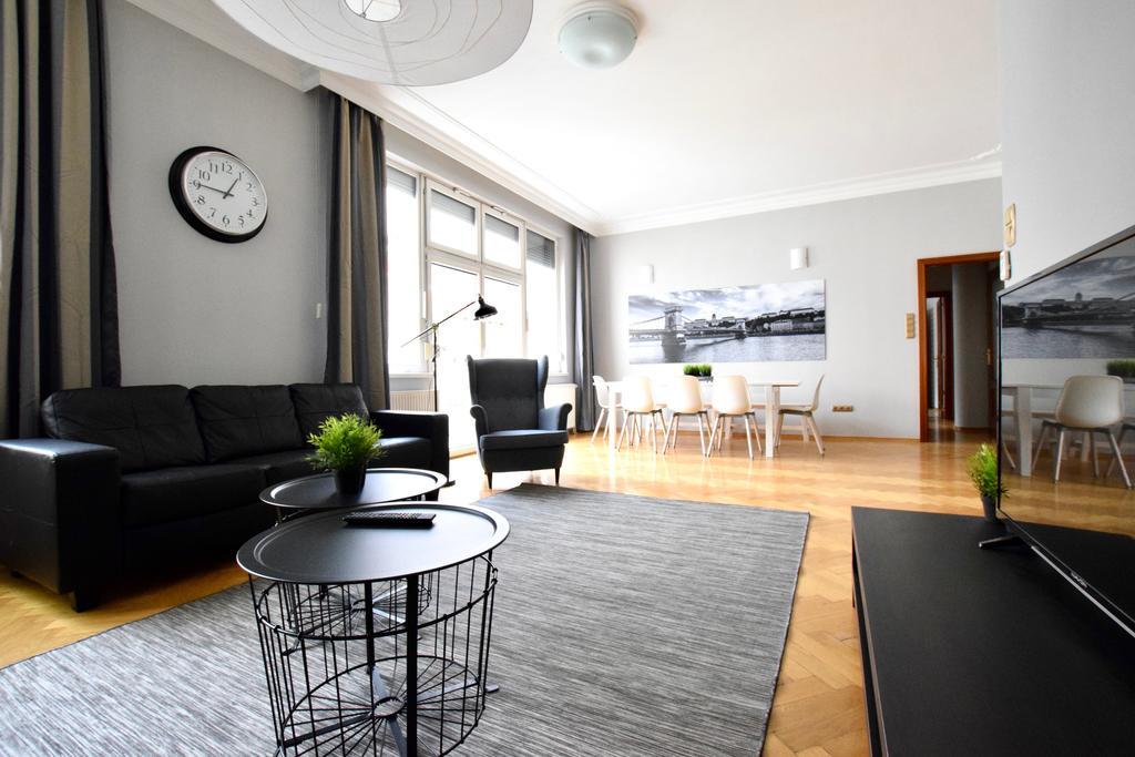 Standerd Apartment By Hi5 - Lovag Family Suites 布达佩斯 外观 照片