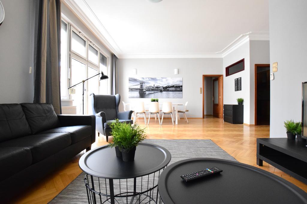 Standerd Apartment By Hi5 - Lovag Family Suites 布达佩斯 外观 照片