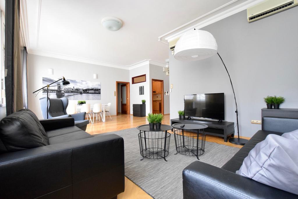 Standerd Apartment By Hi5 - Lovag Family Suites 布达佩斯 外观 照片