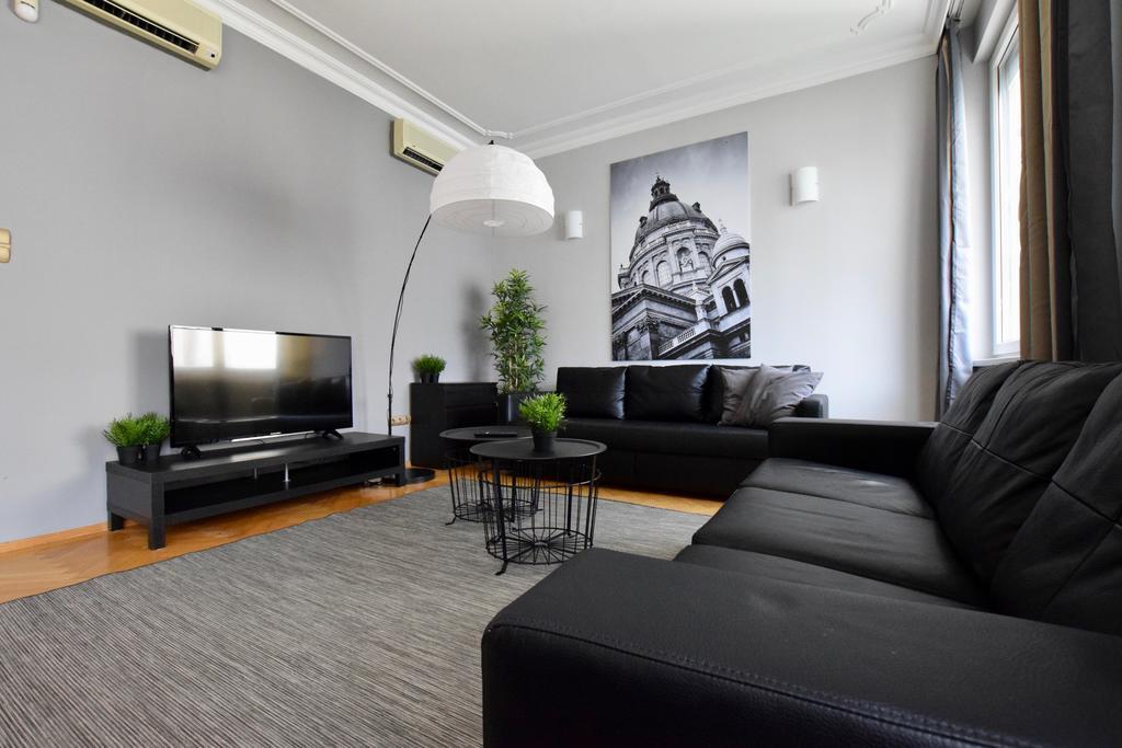 Standerd Apartment By Hi5 - Lovag Family Suites 布达佩斯 外观 照片