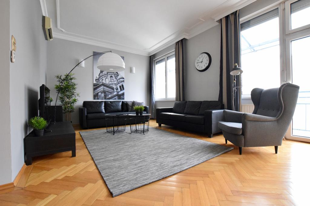 Standerd Apartment By Hi5 - Lovag Family Suites 布达佩斯 外观 照片