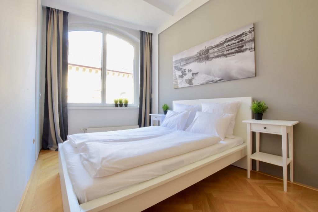Standerd Apartment By Hi5 - Lovag Family Suites 布达佩斯 外观 照片