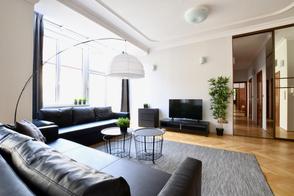Standerd Apartment By Hi5 - Lovag Family Suites 布达佩斯 外观 照片