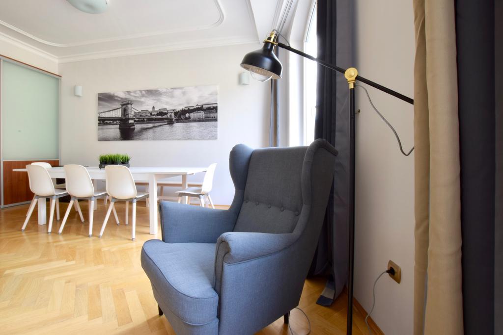 Standerd Apartment By Hi5 - Lovag Family Suites 布达佩斯 外观 照片