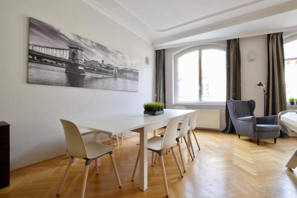 Standerd Apartment By Hi5 - Lovag Family Suites 布达佩斯 外观 照片