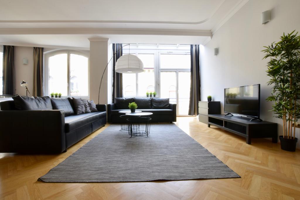 Standerd Apartment By Hi5 - Lovag Family Suites 布达佩斯 外观 照片