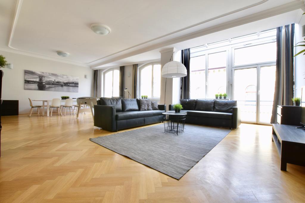 Standerd Apartment By Hi5 - Lovag Family Suites 布达佩斯 外观 照片