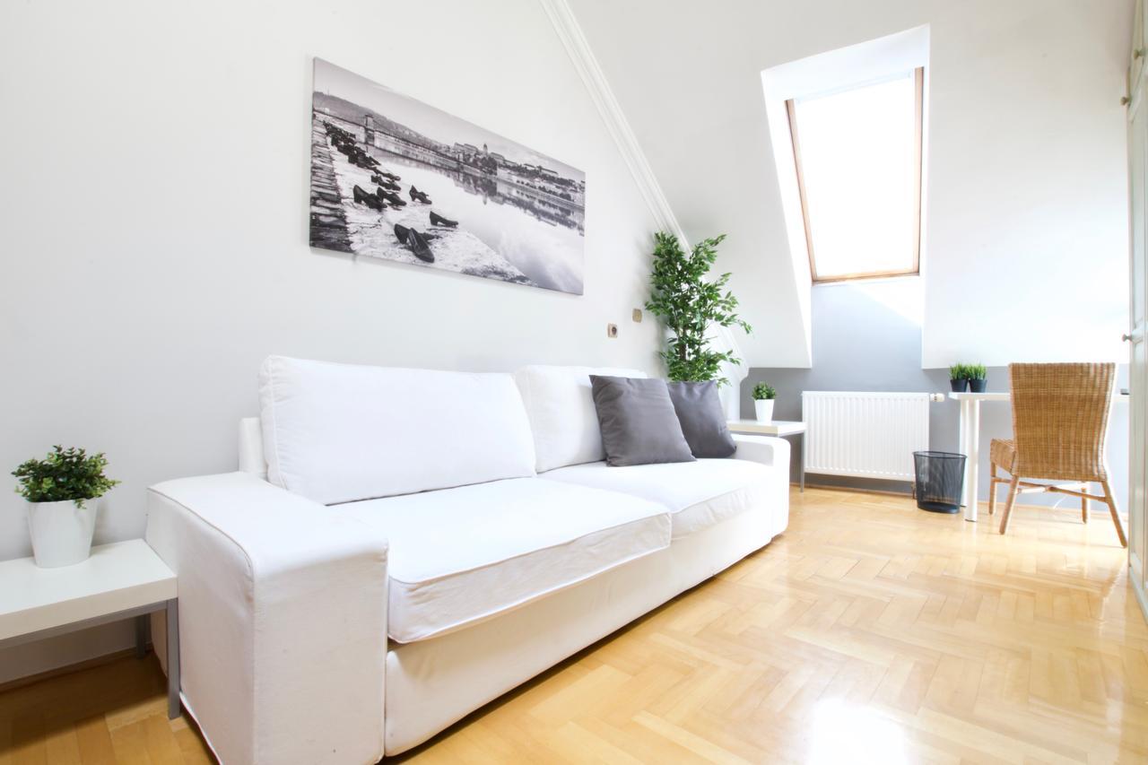 Standerd Apartment By Hi5 - Lovag Family Suites 布达佩斯 外观 照片