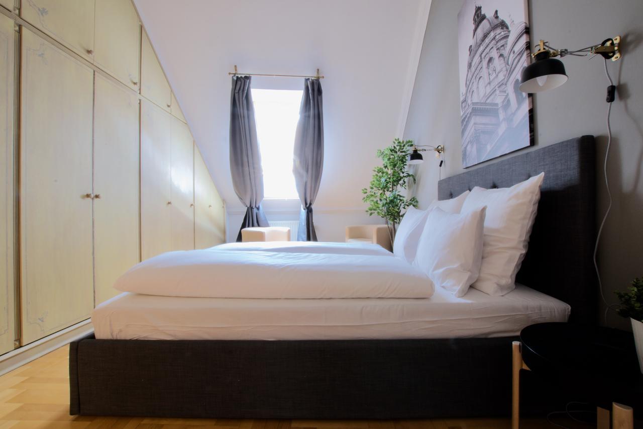Standerd Apartment By Hi5 - Lovag Family Suites 布达佩斯 外观 照片